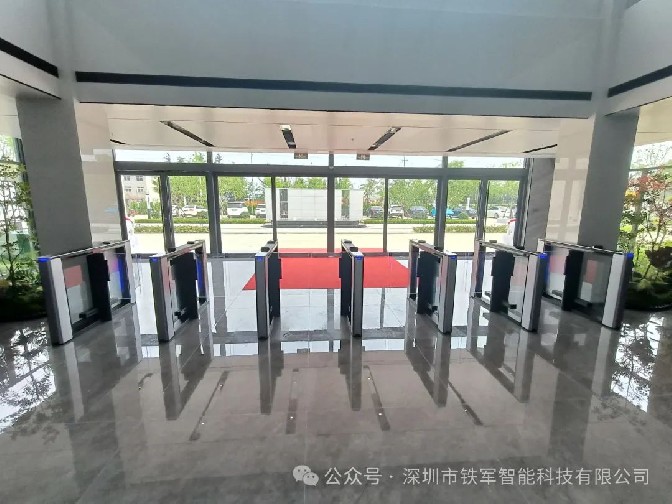 辦公樓閘機價格高不可攀？鐵軍智能閘機源頭工廠直供，高端品質也能性價比拉滿